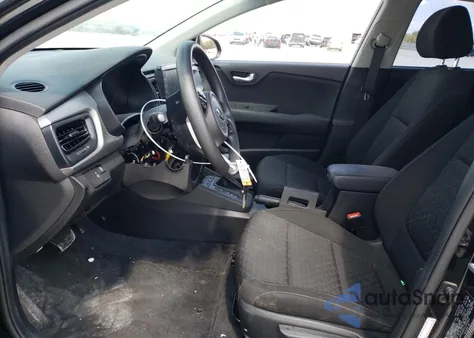 2020 Kia Rio Lx z USA, uszkodzony, nr VIN 3KPA24AD1LE335853